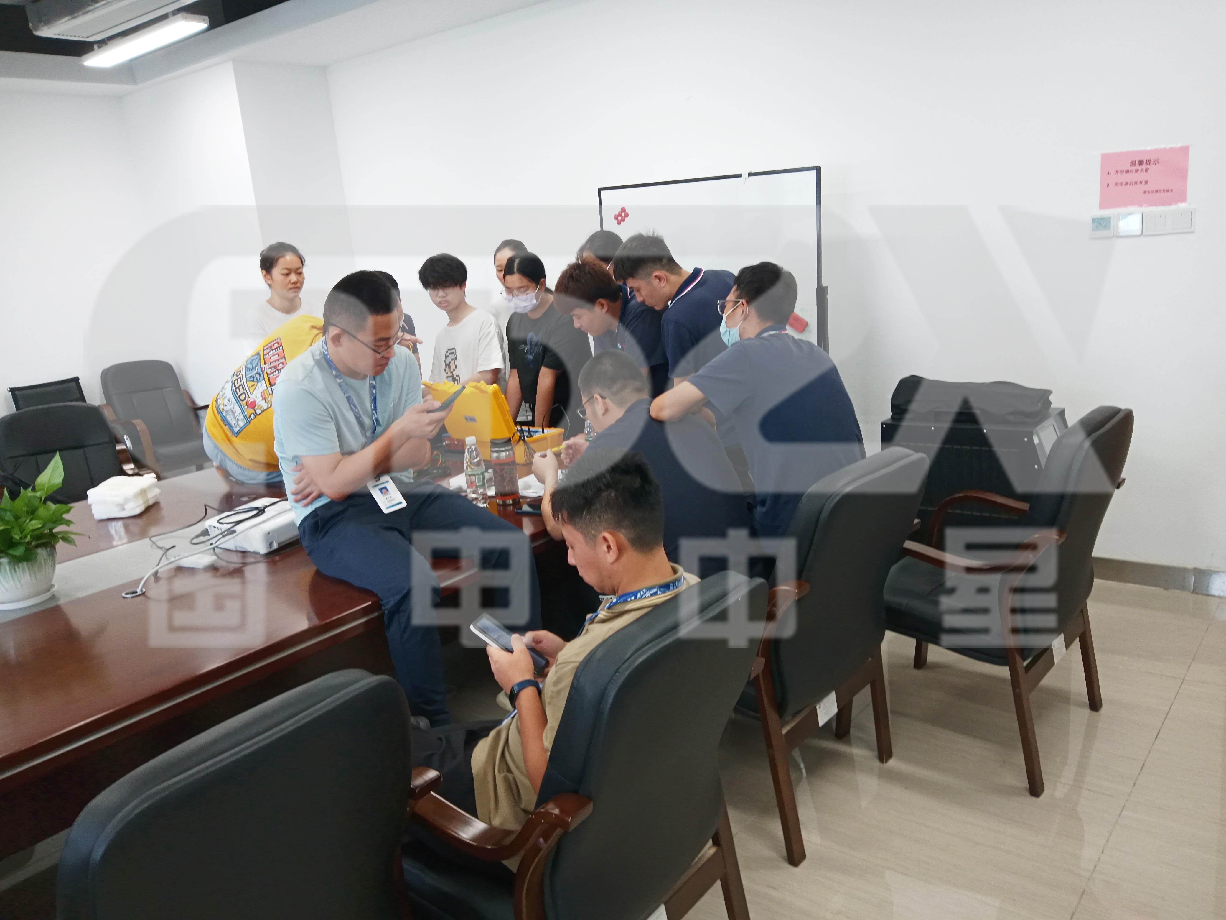 三相氧化鋅帶電測試儀培訓現場.jpg